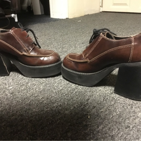 Vintage 90’s Steve Madden chunky heels - Picture 2 of 4